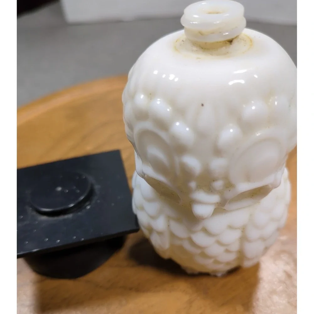 Vtg Avon White Milk Glass Graduate Black Mortarboard Eyeglasses Owl Empty Bottle